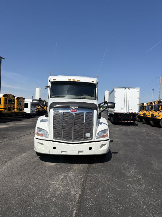 2022 Peterbilt 579-2