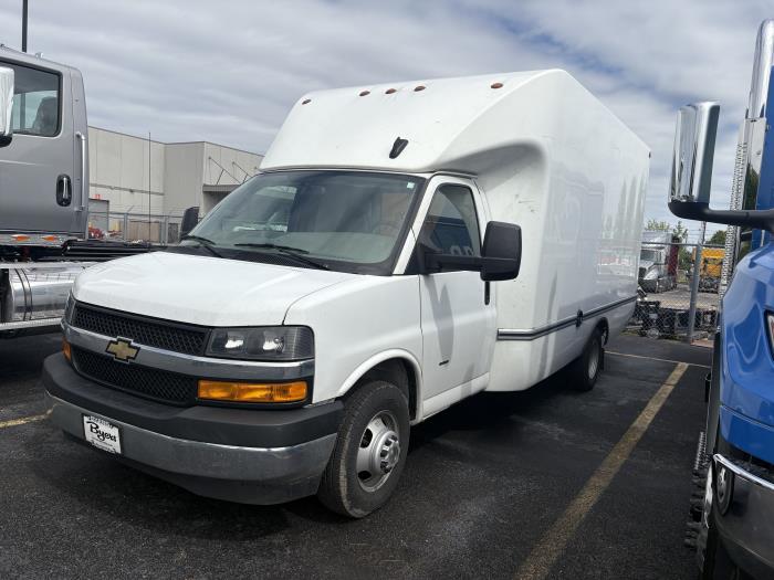 2024 Chevrolet Express 3500-2
