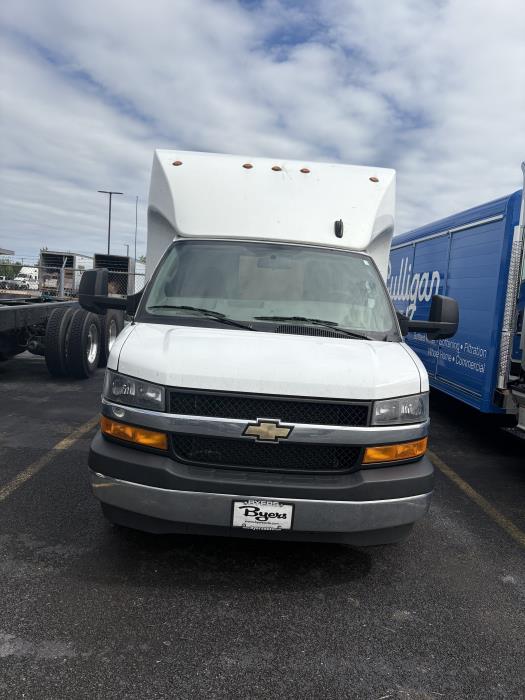 2024 Chevrolet Express 3500-3
