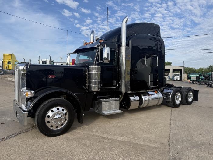 2022 Peterbilt 389-1