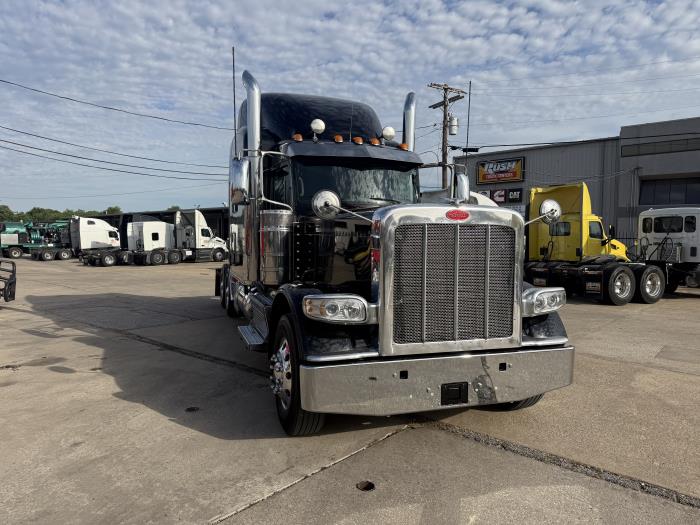 2022 Peterbilt 389-10
