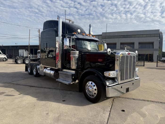 2022 Peterbilt 389-12