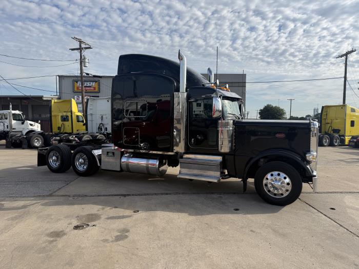 2022 Peterbilt 389-14