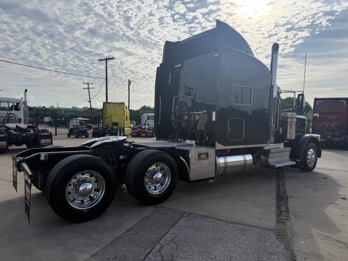 2022 Peterbilt 389-19