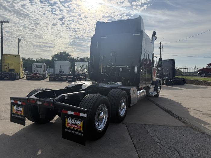 2022 Peterbilt 389-20