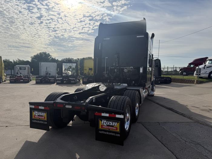 2022 Peterbilt 389-21