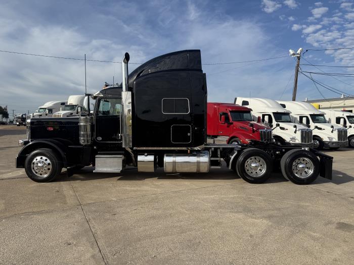 2022 Peterbilt 389-29
