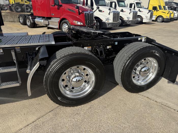 2022 Peterbilt 389-30