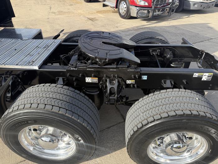 2022 Peterbilt 389-31