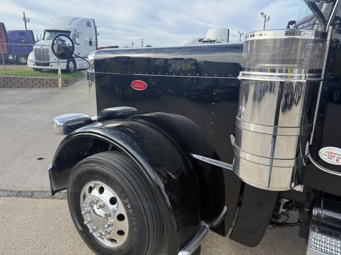 2022 Peterbilt 389-34
