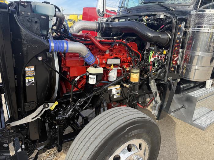 2022 Peterbilt 389-38