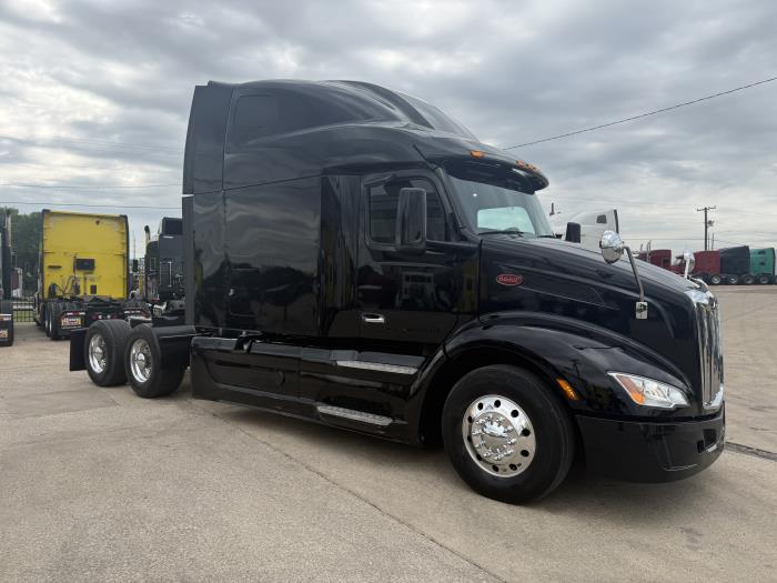 2022 Peterbilt 579-2