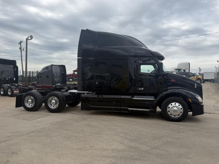 2022 Peterbilt 579-26