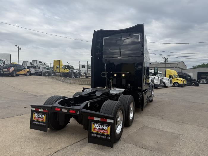 2022 Peterbilt 579-32