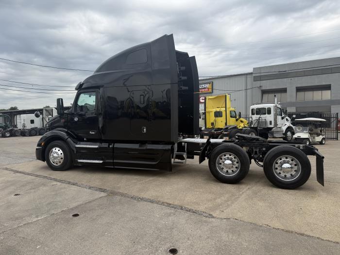 2022 Peterbilt 579-39