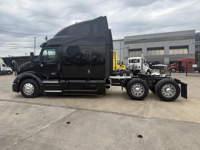 2022 Peterbilt 579-40