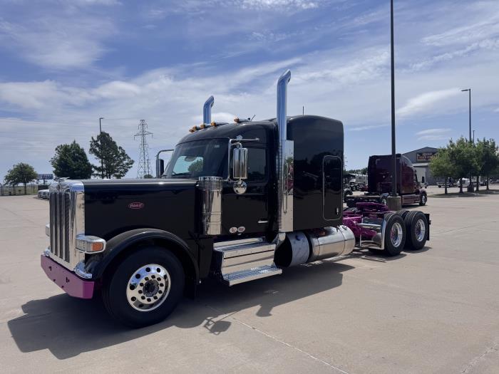 2027 Peterbilt 589-1