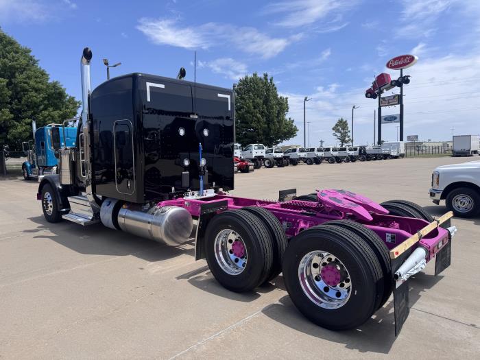 2027 Peterbilt 589-3