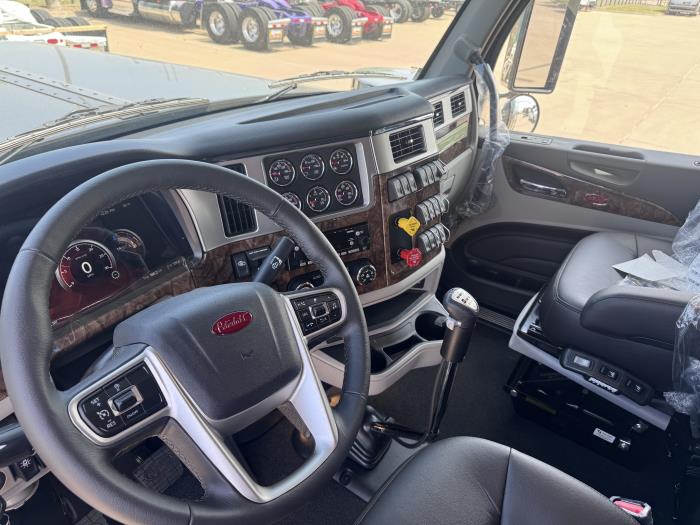 2027 Peterbilt 589-5