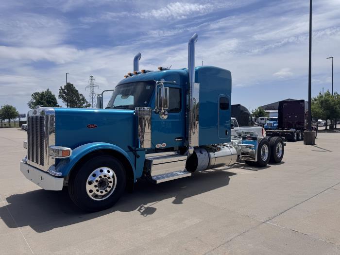 2027 Peterbilt 589-1