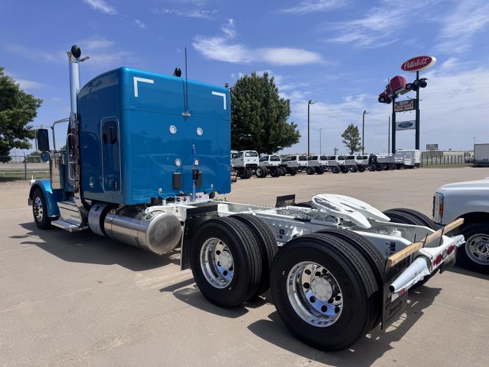 2027 Peterbilt 589-3
