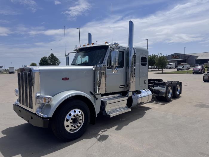 2027 Peterbilt 589-1