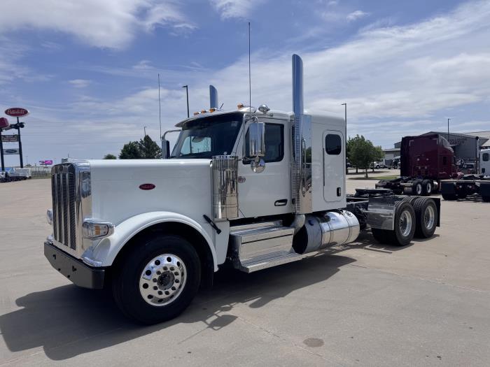 2027 Peterbilt 589-1