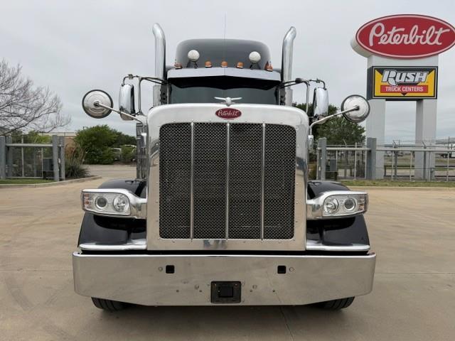 2022 Peterbilt 389-12