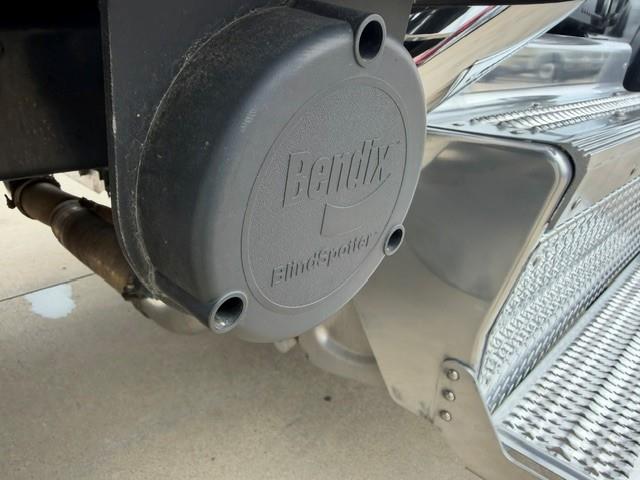 2022 Peterbilt 389-25