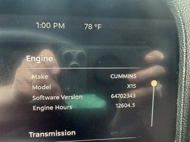 2022 Peterbilt 389-33
