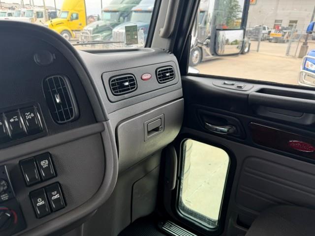 2022 Peterbilt 389-35