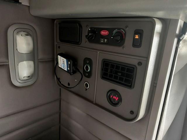 2022 Peterbilt 389-53
