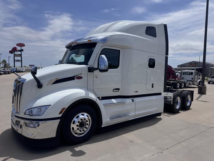 2027 Peterbilt 579-1