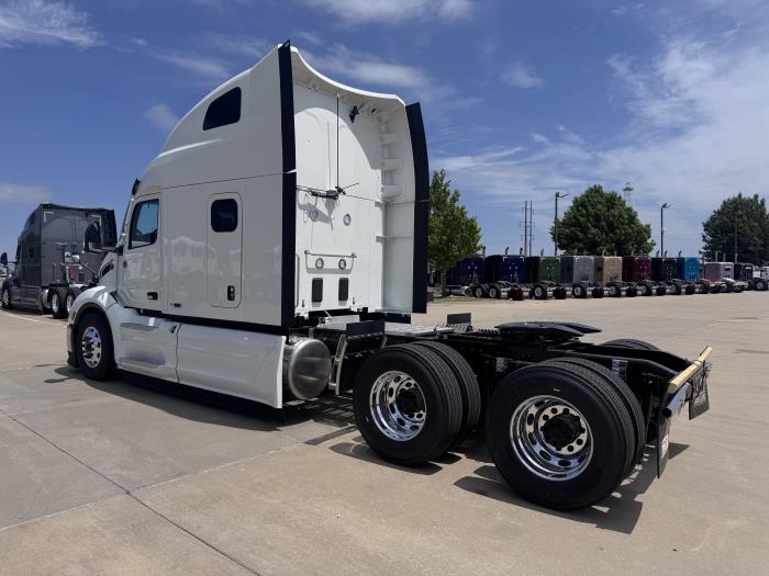 2027 Peterbilt 579-3