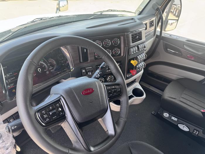 2027 Peterbilt 579-5