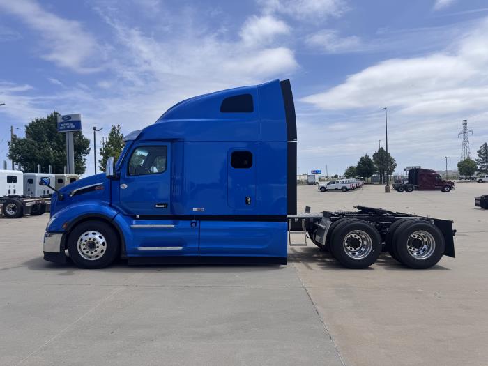 2027 Peterbilt 579-2
