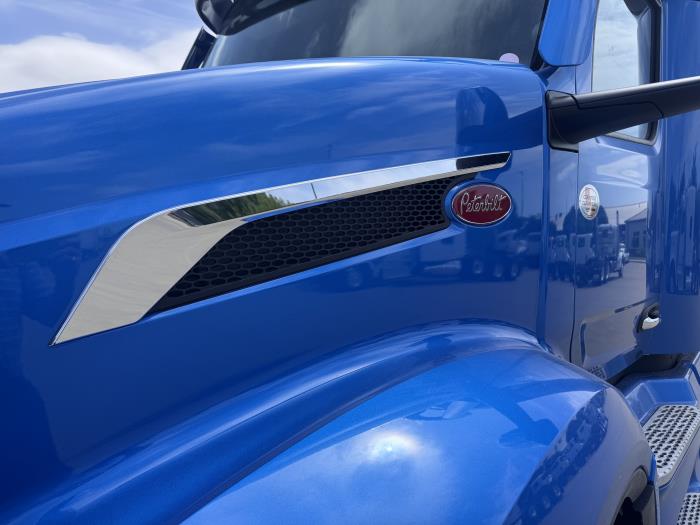 2027 Peterbilt 579-4
