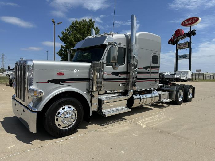 2025 Peterbilt 589-1
