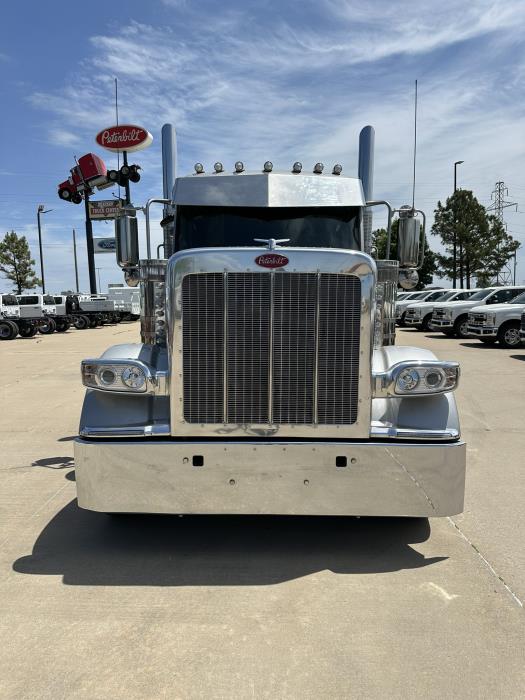 2025 Peterbilt 589-3