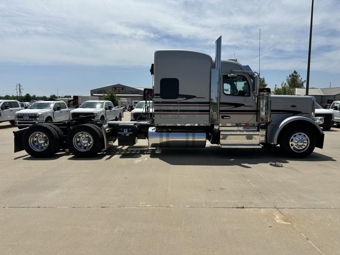 2025 Peterbilt 589-5