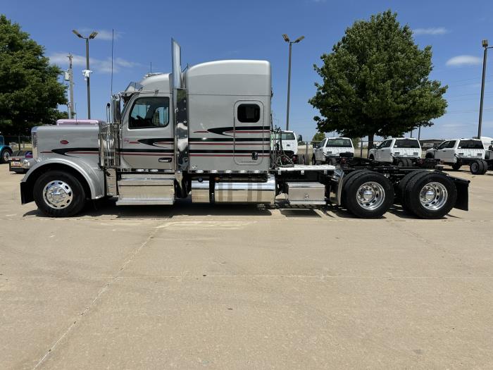 2025 Peterbilt 589-6