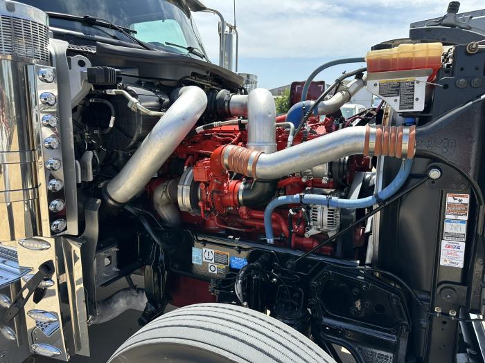 2025 Peterbilt 589-18