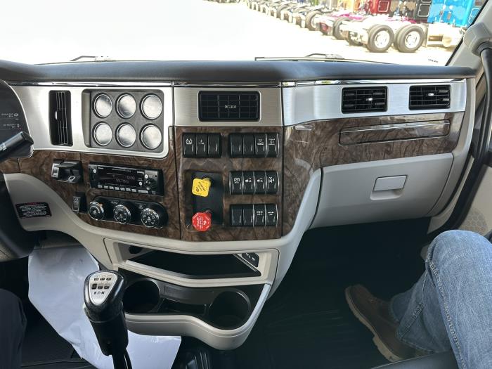 2025 Peterbilt 589-9