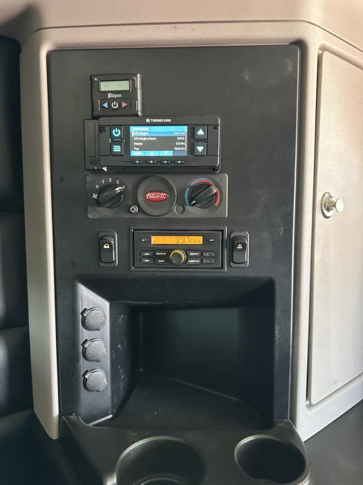 2025 Peterbilt 589-13