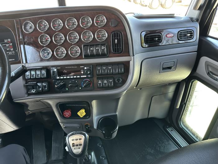 2024 Peterbilt 389-9
