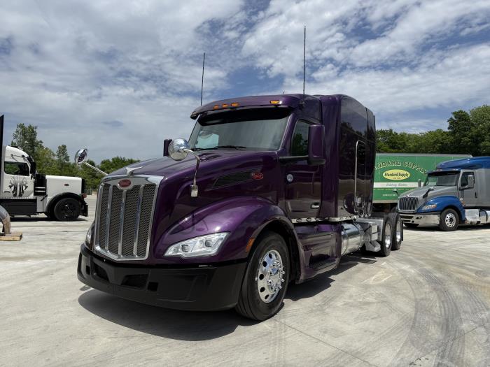 2022 Peterbilt 579-2