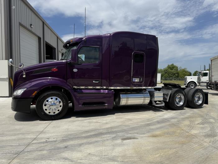 2022 Peterbilt 579-4