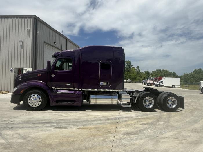 2022 Peterbilt 579-5