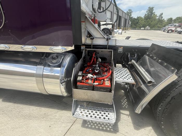 2022 Peterbilt 579-9