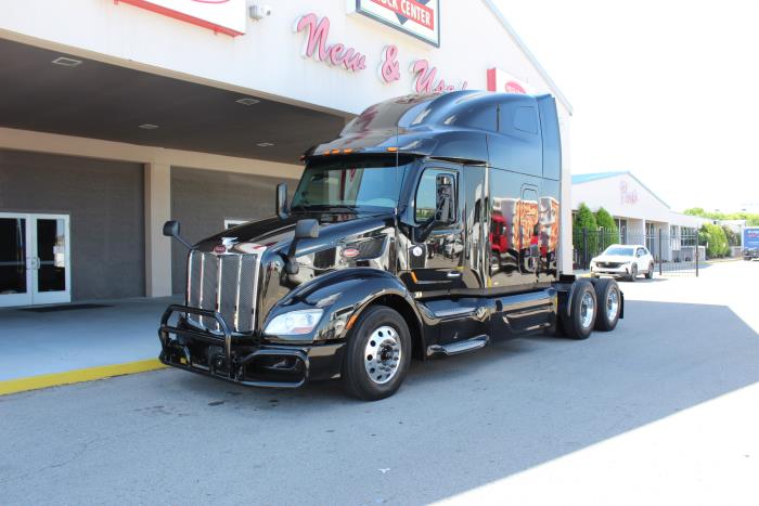 2022 Peterbilt 579-0